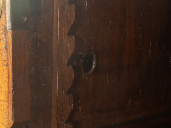 Image 1 of Armoire baroque en noyer, vers 1760