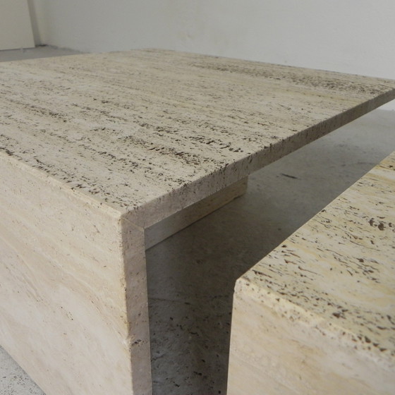 Image 1 of Ensemble de 2 tables basses en travertin, Up and Up, années 1970