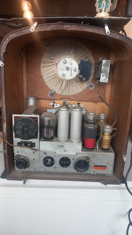 Image 1 of Vintage radio's