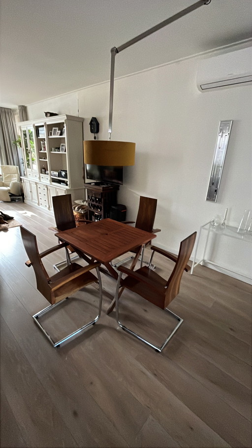 4 Design-Schlittenstühle