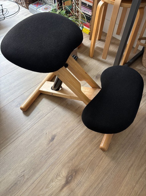 Sgabello ergonomico per inginocchiarsi