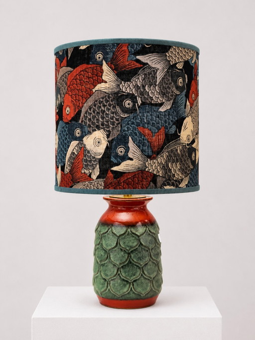 Lampada a sospensione Jasba degli anni '70 con decorazione a forma di ananas e paralume a forma di carpa koi.