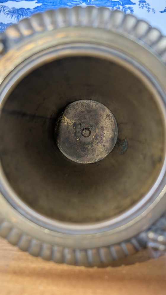 Image 1 of Jarrón balaustre japonés Hichozan Shinpo Porcelana de Arita y bronce Periodo Edo tardío (1830-1850)