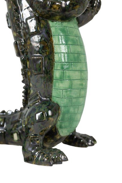 Image 1 of Valérie Courtet. Cocodrilo cargando hipopótamos. Contemporánea.