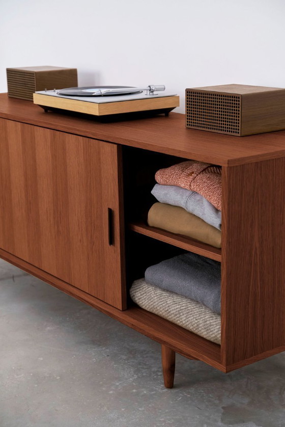 Image 1 of Dressoir T-S11 met schuifdeur en laden van gebeitst teakhout