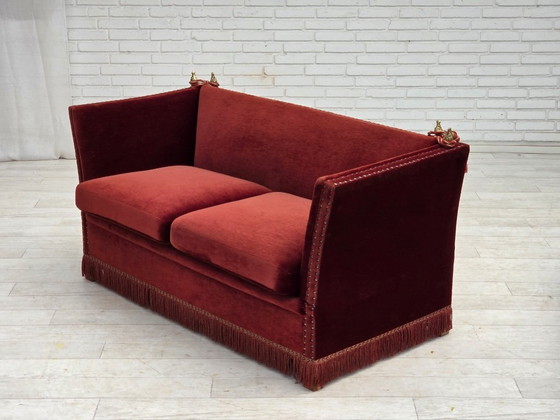Image 1 of Deense tweezitsbank met neerklapbare armleuningen in Spaanse stijl, jaren 70, bekleed met velours.