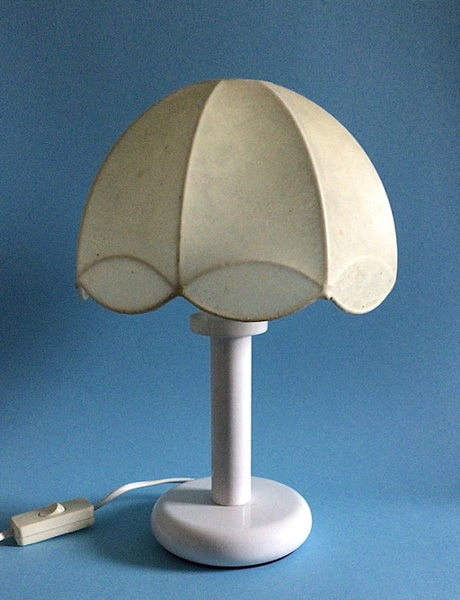 Lampe à poser vintage Cocoon en dentelle dorée