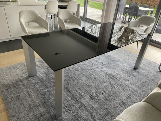 Image 1 of Rolf Benz schwarz glasierte Speisetafel