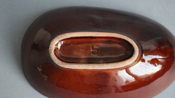 Image 1 of Seltene alte Steinzeug Backform oval mit Innendekor Madeleine-Form?