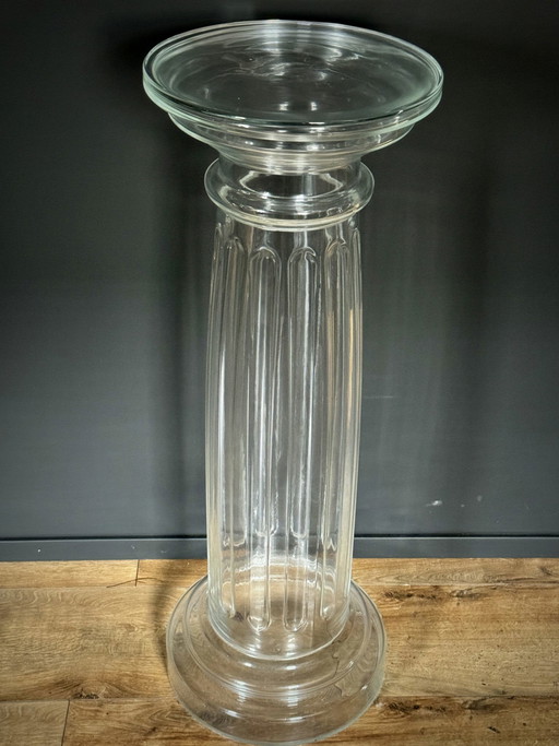 Colonnes de présentation en verre