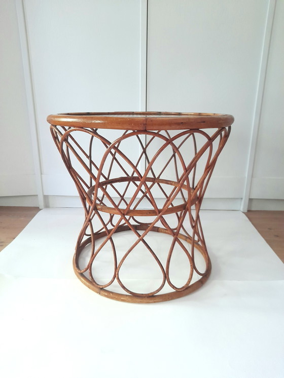 Image 1 of Petite table d'appoint en rotin 70s