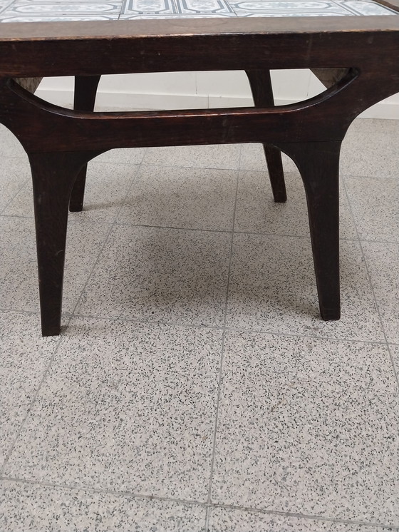 Image 1 of 1 mesa auxiliar escandinava con azulejos azules y blancos