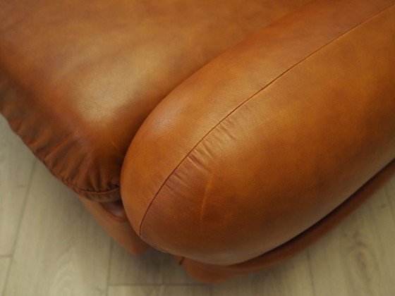 Image 1 of Fauteuil en cuir, design italien, années 1970, production : Italie