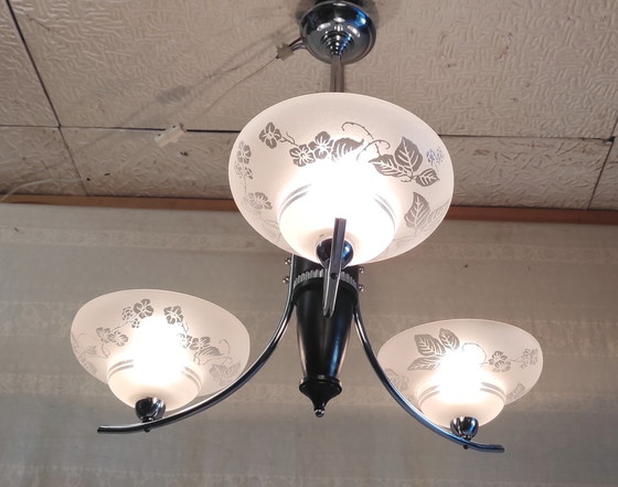 Image 1 of Lustre 3 feux Art-Déco en métal, bois et verre - mid.XXeme