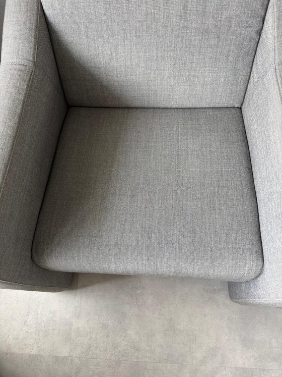 2 Grijze Stoelen Cloak – Fauteuils, Textile (photo 4 of 5)
