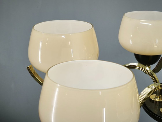 Image 1 of Lustre italien en laiton avec abat-jour en verre opalin, années 1950