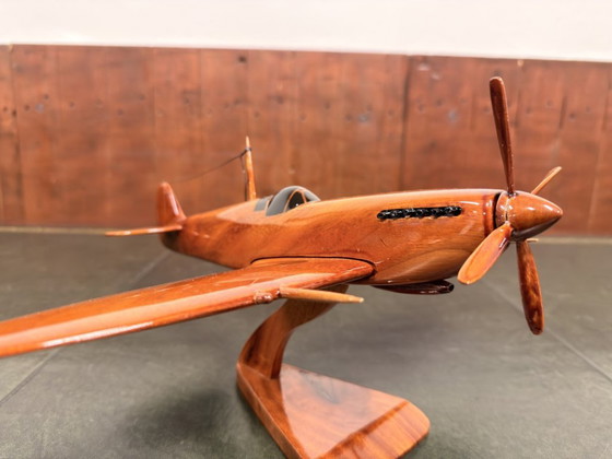 Avion miniature Spitfire en acajou anglais – Objets déco, Bois (photo 8 of 11)