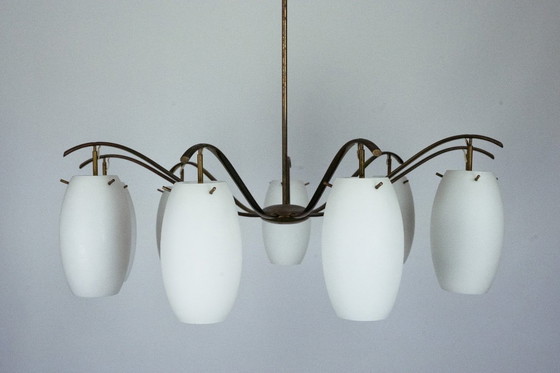 Image 1 of Rare lustre Arredoluce Monza à 9 lumières en laiton et verre opalin, Italie, années 1950