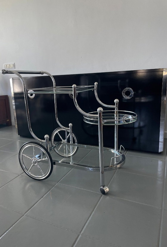 Image 1 of Chariot de service chromé à 3 niveaux, style milieu du siècle.
