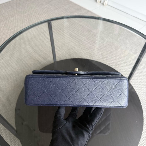 Image 1 of Chanel Classic Flap Medium - Caviar 25CM Gewatteerd Donker Middernachtblauw Gouden Hardware Serie 31