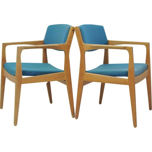 Coppia di poltrone vintage in rovere Erik Buch rifinite da Orum Mobler, Inc. Reupholstery