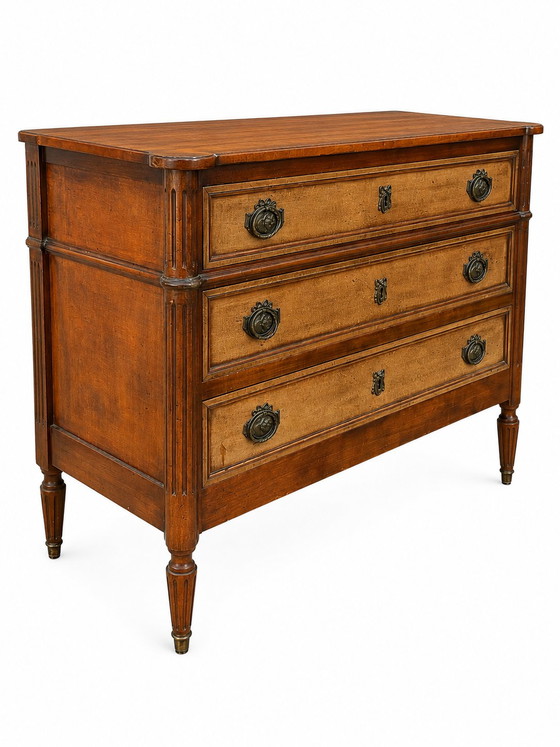 Louis XVI style light walnut chest of drawers with fluted motifs and three drawers – Wood (photo 5 of 9)