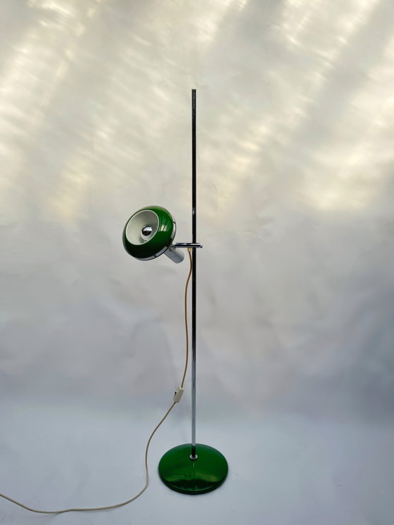 Image 1 of Vintage groene chromen vloerlamp uit de jaren 70 | Space Age | Mid-century modern | Hustadt-stijl