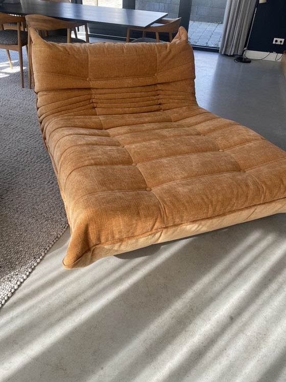 Image 1 of Lounge Retro