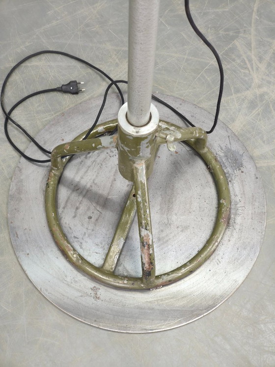 Image 1 of Tsjechische industriële chirurgische vloerlamp uit een militair ziekenhuis, jaren 1950