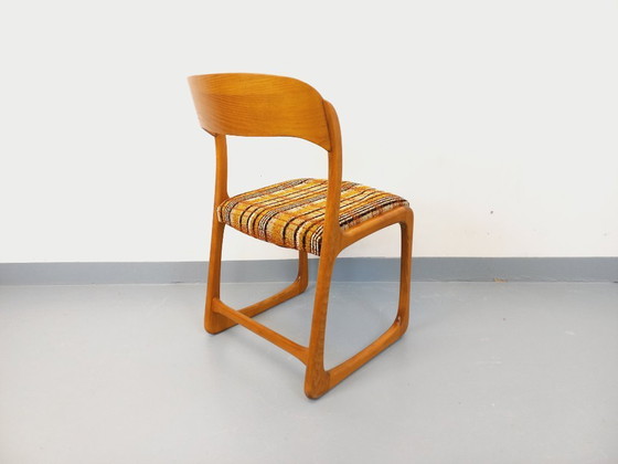 Image 1 of Sedia a slitta vintage del marchio Baumann, in legno e tessuto di lana, risalente agli anni '70.