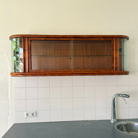 Vetrina da parete polacca Mid-Century in stile Art Déco – Vetrine, Glass, Wood (photo 2 of 14)