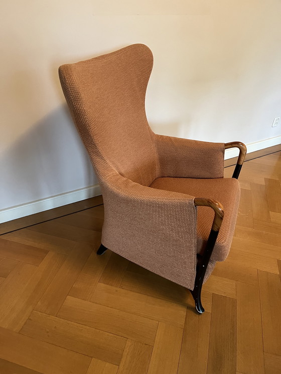 Image 1 of Set van 2 Giorgetti wingback fauteuils, plus een (voeten-) bankje