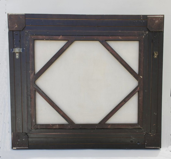 Image 1 of Tableau ancien représentant un navire en mer. Cadre baroque d'origine.