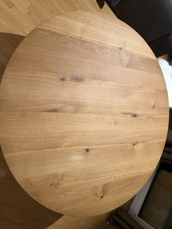 Image 1 of Tavolo Janua Basket in rovere, diametro 140 cm