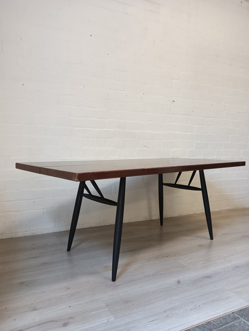 Tafel, Ilmari Tapiovaara voor Laukaan Pu