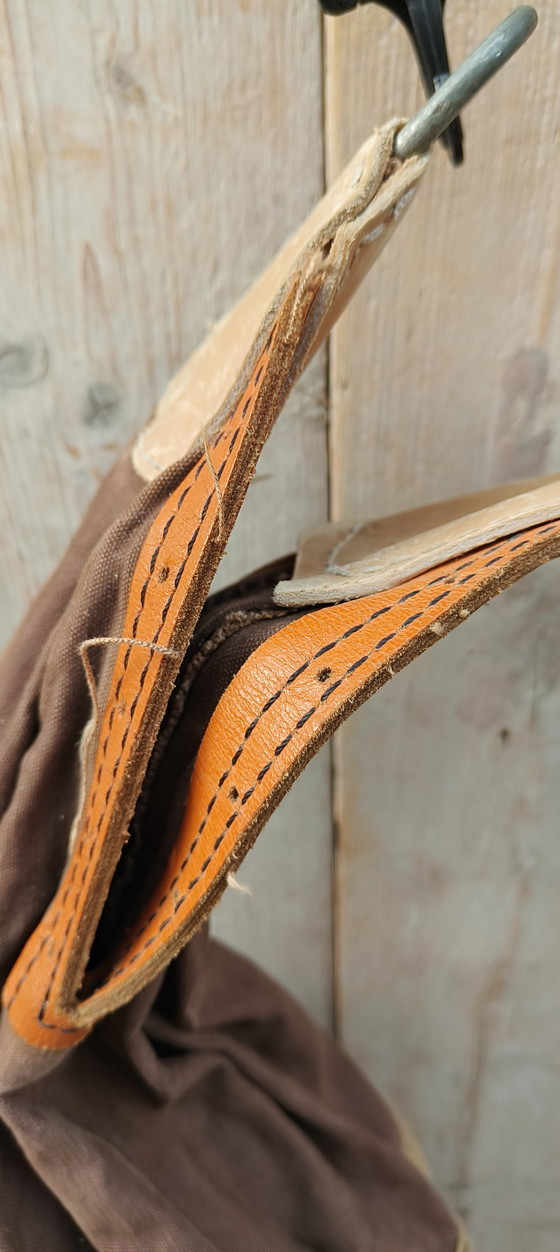 Image 1 of Sacco da boxe vintage in pelle nabuk anni '50, caverna maschile