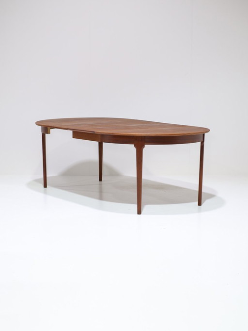 Extendable round dining table oval Danish teak vintage