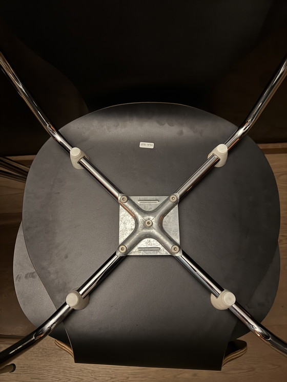 Image 1 of 2 chaises papillon noires