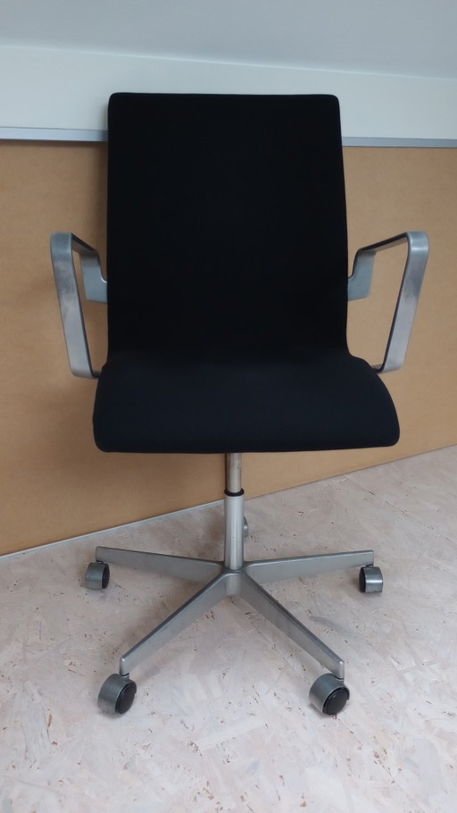 Fritz Hansen Oxford Chair Low Back Schwarz (Arne Jacobsen)