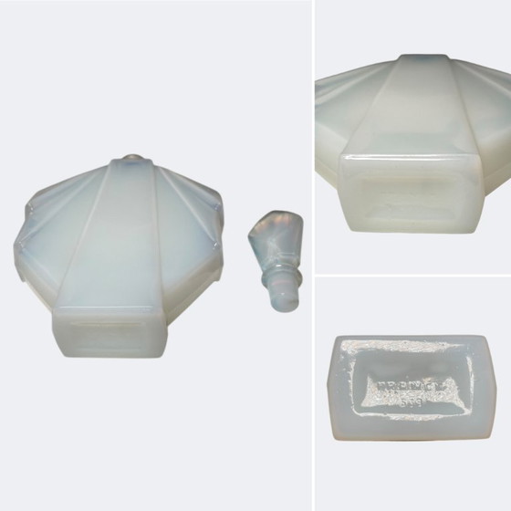 Image 1 of Art-déco-Parfümflakon aus Sabino-Glas – Antiker französischer Opalglas-Parfümflakon
