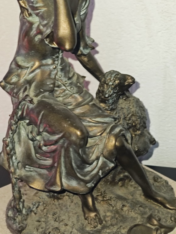 Image 1 of Vrouwelijke figuur