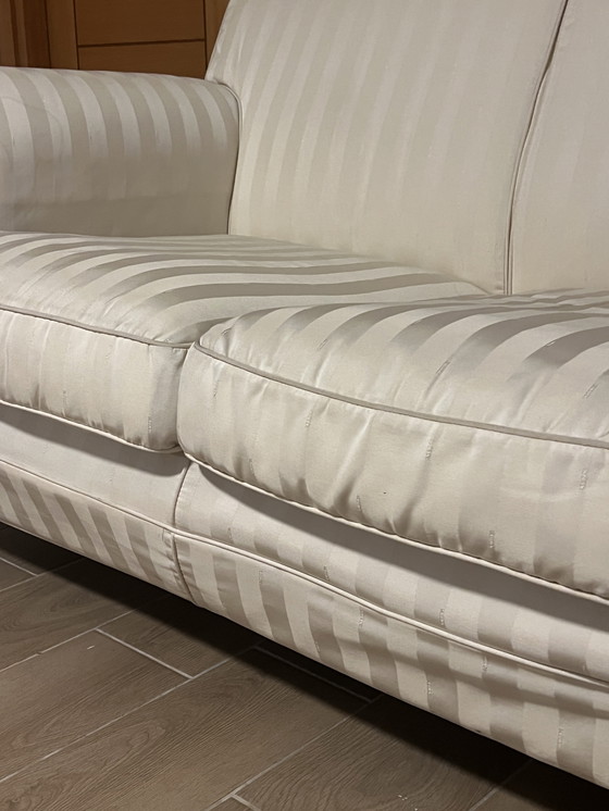 Image 1 of Salon Fendi