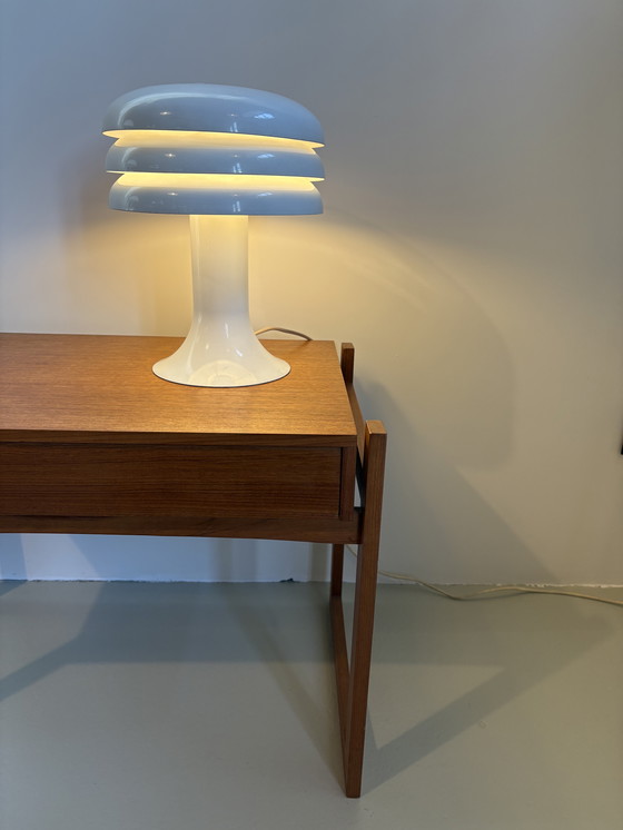 Image 1 of Cómoda mesita de noche H. Sigh & Son