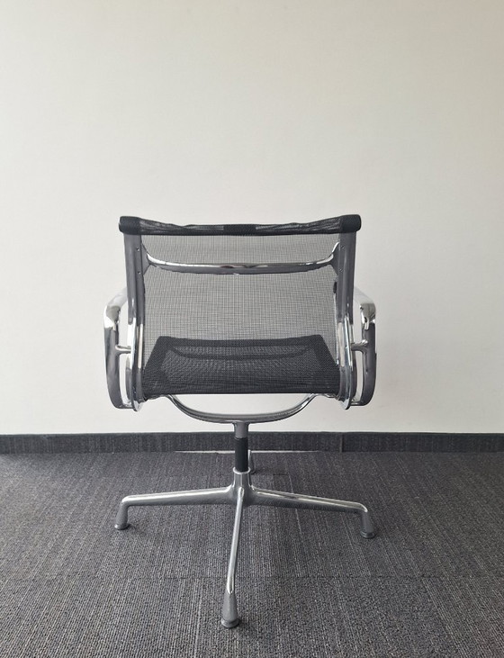Image 1 of Vitra Eames Aluminium Chair EA 108
