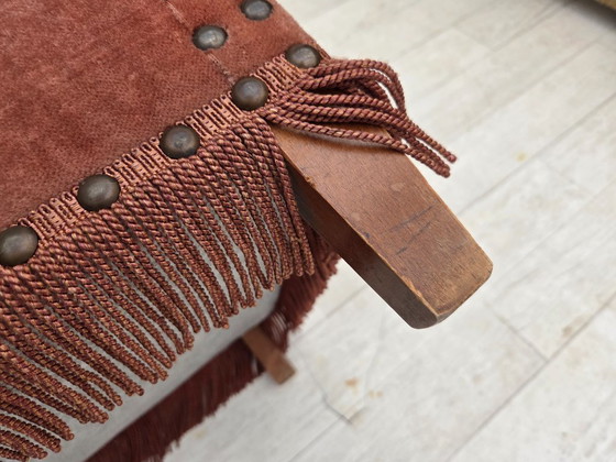 Image 1 of 1970, fauteuil danois, velours d'ameublement rose saumon, bois de hêtre.