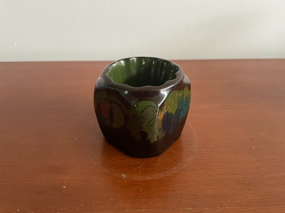 Image 1 of Arnhemsche Fayencefabriek - Zwei quadratische Kerzenständer aus glänzendem Steingut im Jugendstil