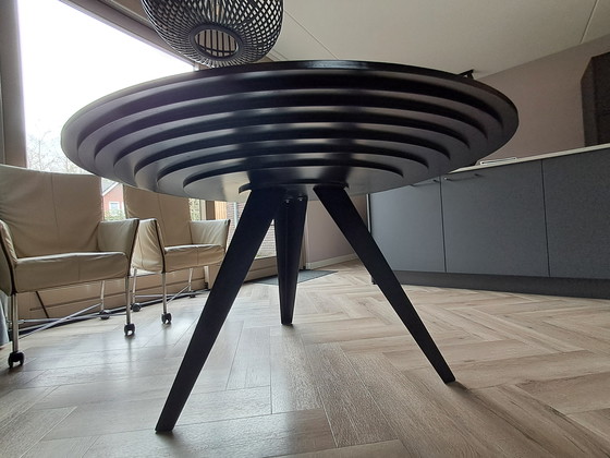 Image 1 of Belly ronde eetkamertafel van Kees Marcelis