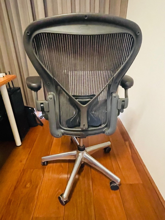 Image 1 of Original Herman Miller Aeron – Size B (Premium Aluminium Base)