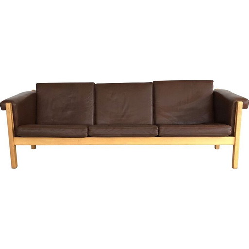 Divano vintage danese a 3 posti in rovere e pelle marrone di Hans J. Wegner per GETAMA, anni '60