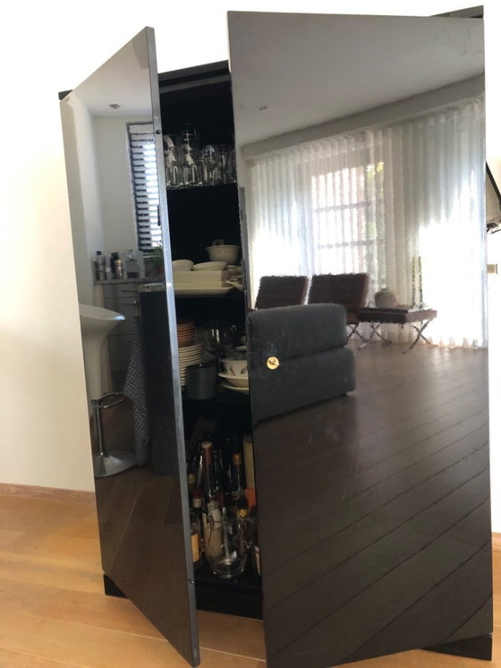 Image 1 of CASSINA nera molto eccedente a 2 ante con ripiani a incastro